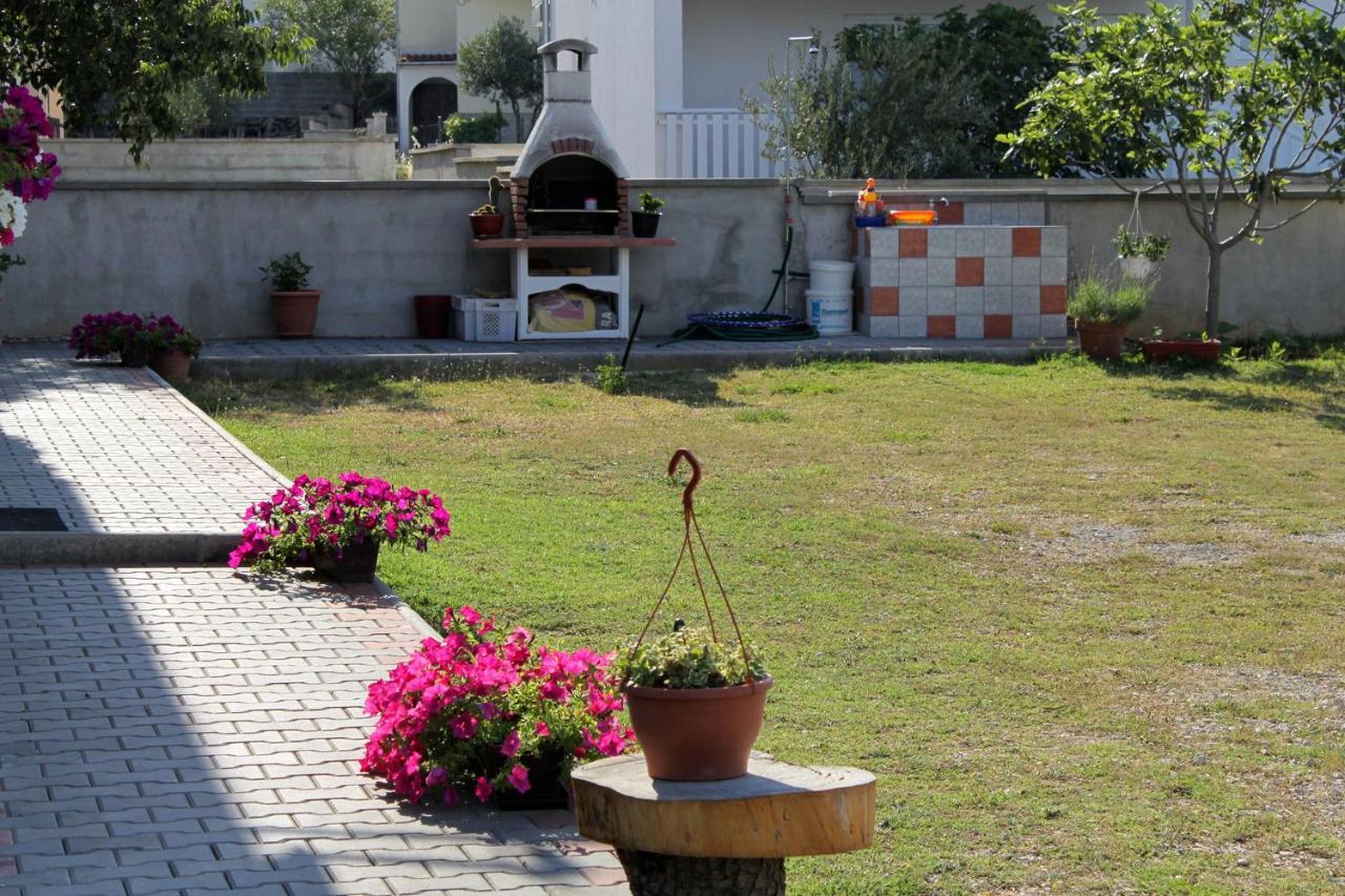 Apartments With A Parking Space Seline, Paklenica - 6603 Starigrad Paklenica Exterior photo