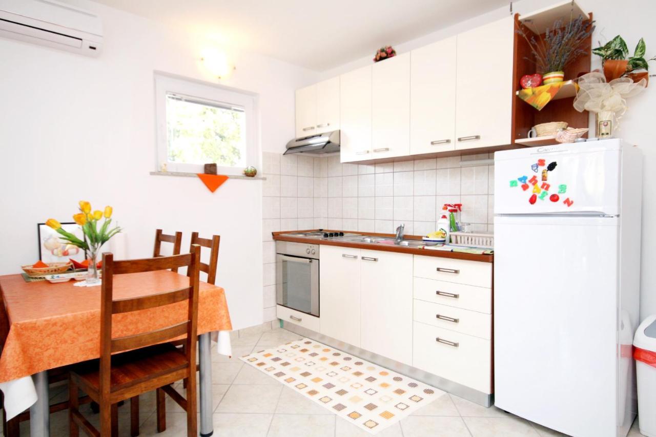 Apartments With A Parking Space Seline, Paklenica - 6603 Starigrad Paklenica Exterior photo
